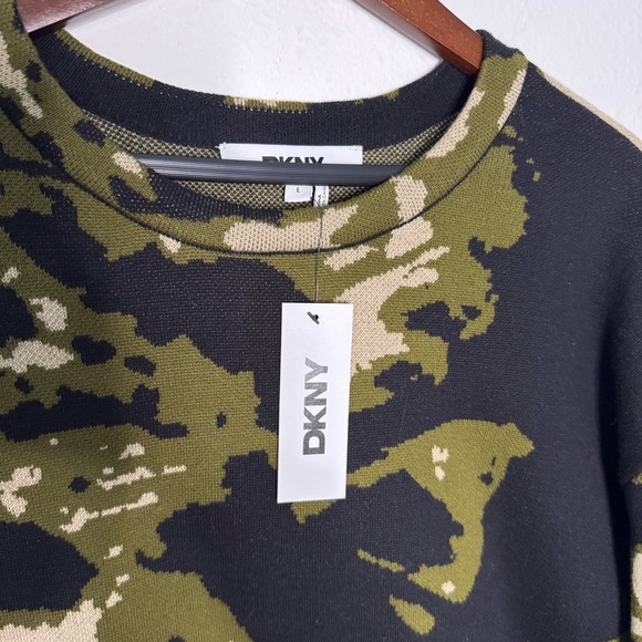 DKNY women Cropped Camouflage knit Sweater size L NWT $89 - Picture 4 of 9